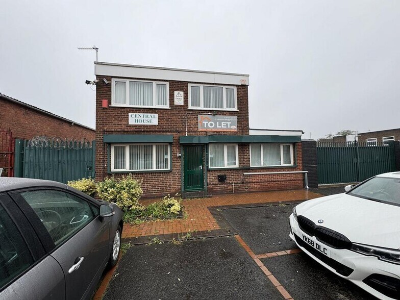 Lyng Ln, West Bromwich to rent - Building Photo - Image 1 of 13