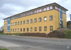 Greenhill Way, Kingsteignton to rent - Primary Photo - Image 1 of 1