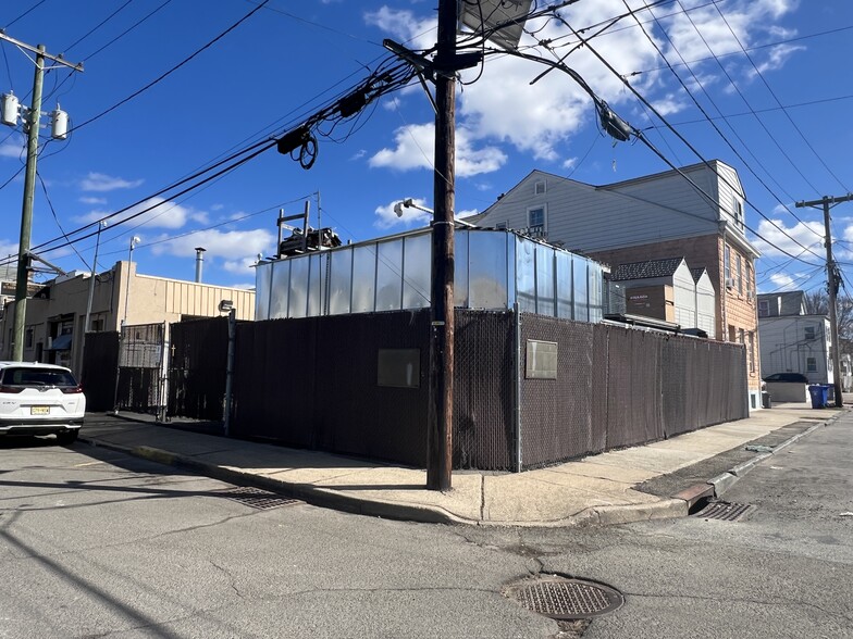 298-300 Edmund Ave, Paterson, NJ for sale - Building Photo - Image 2 of 31