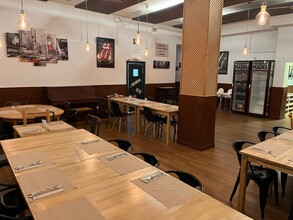 Retail in Madrid, Madrid to rent Interior Photo- Image 2 of 6