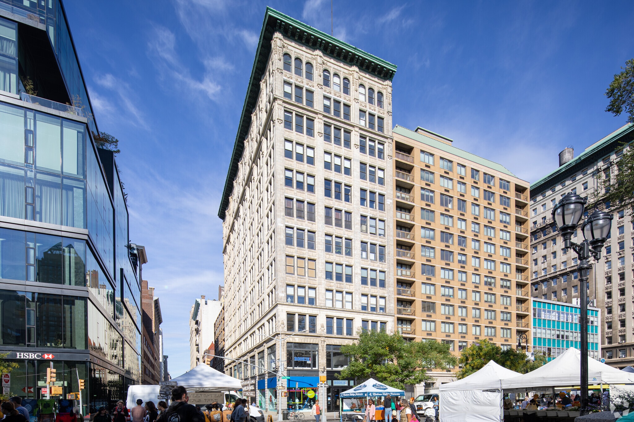 19 Union Sq W, New York, NY to rent Primary Photo- Image 1 of 5