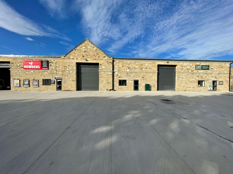 Ilkley Rd, Otley for rent - Building Photo - Image 2 of 6