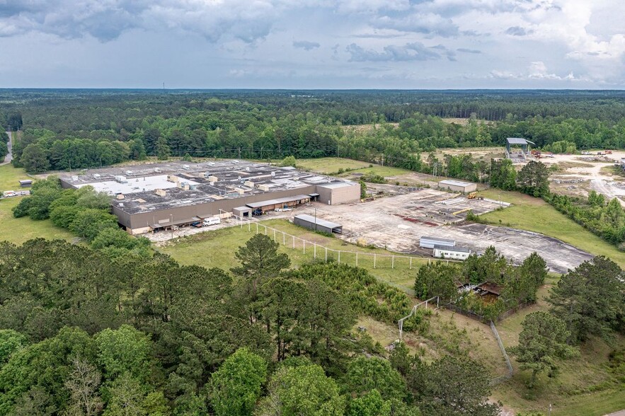 100 Industrial Parkway Rd, Lumberton, MS for sale - Building Photo - Image 1 of 40