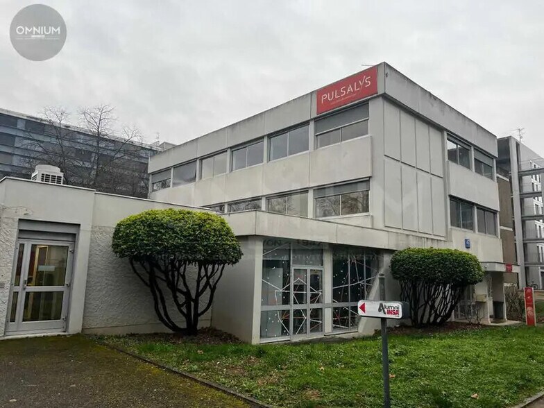 Office in Villeurbanne to rent - Building Photo - Image 1 of 5