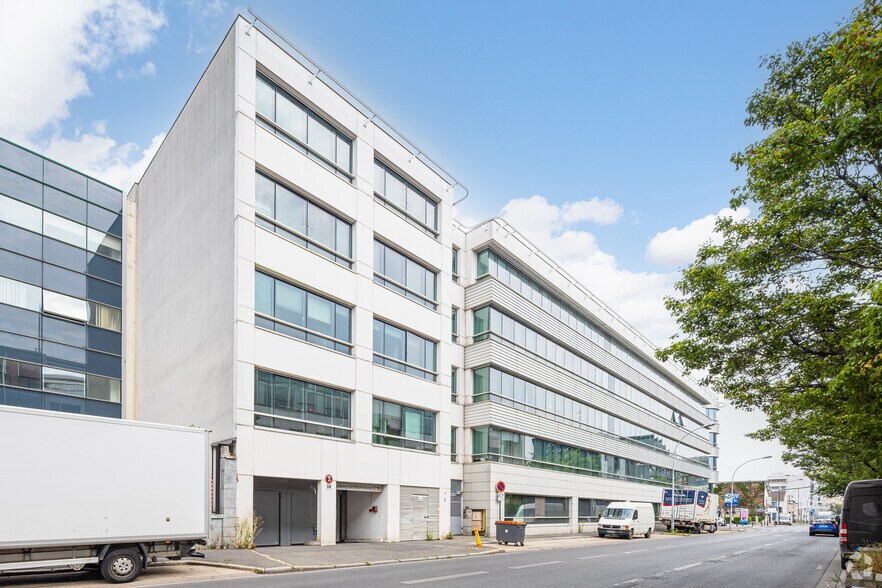 1 Avenue Du Stade De France, Saint-Denis to rent - Building Photo - Image 2 of 3