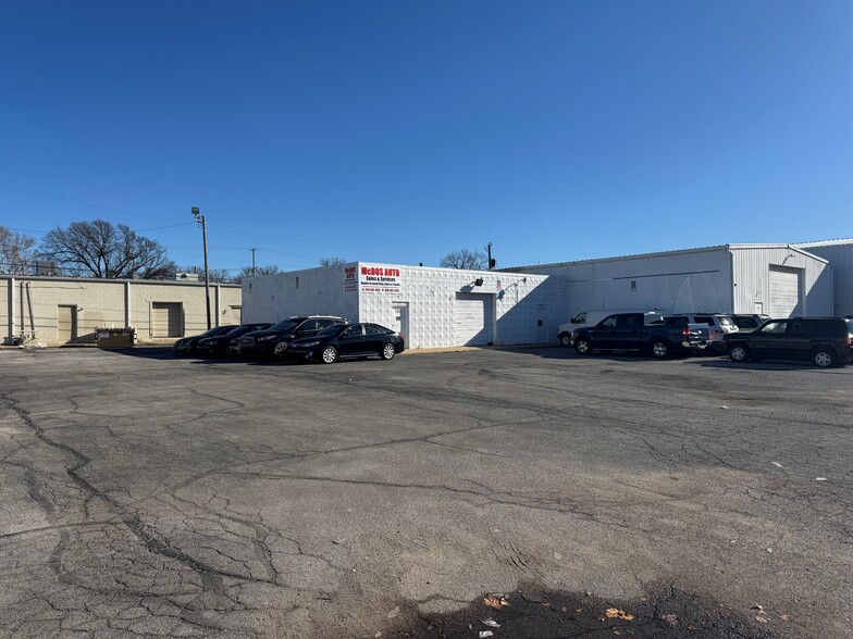 5811 S Owasso Ave, Tulsa, OK for sale - Building Photo - Image 1 of 8