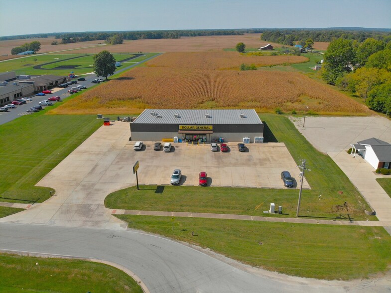 627 County Highway 22, Cowden, IL for sale - Primary Photo - Image 1 of 1