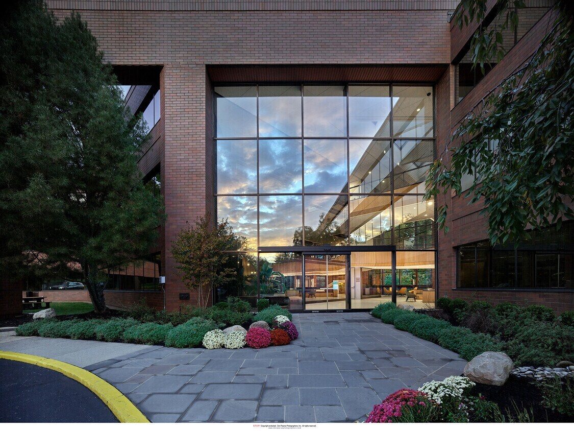 100 Berwyn Park, Berwyn, PA to rent Building Photo- Image 1 of 11