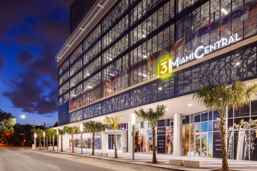 161 NW 6th St, Miami, FL to rent - Building Photo - Image 2 of 10