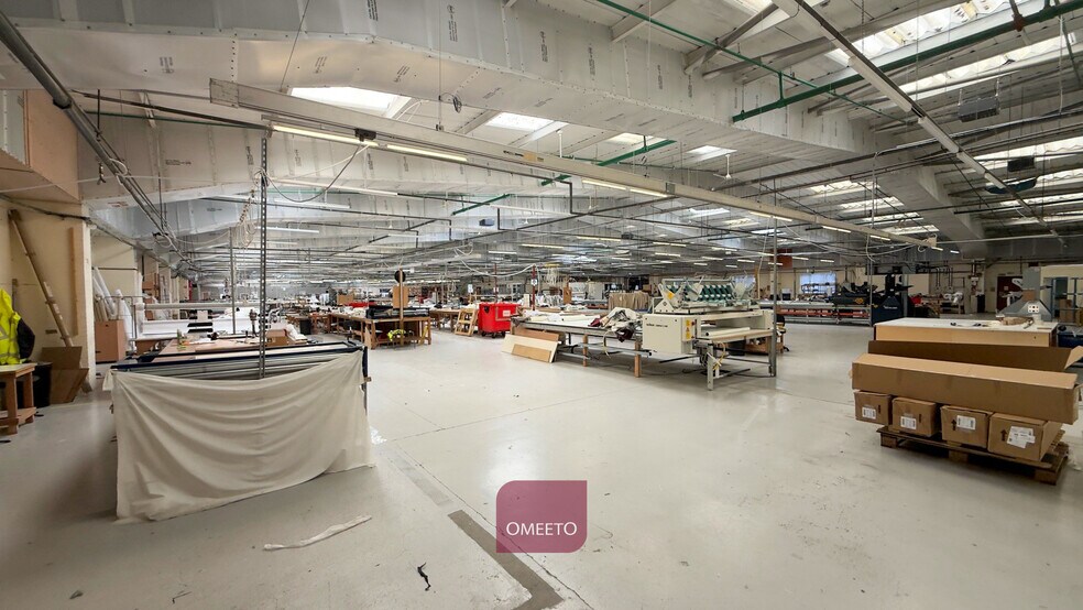 Hallam Fields Rd, Ilkeston to rent - Building Photo - Image 3 of 16