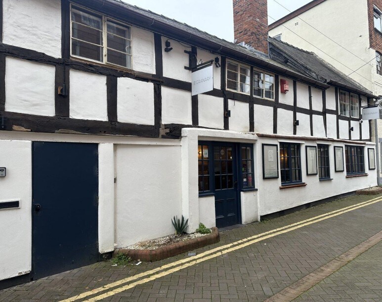 17 Parkers Ln, Newtown to rent Primary Photo- Image 1 of 2