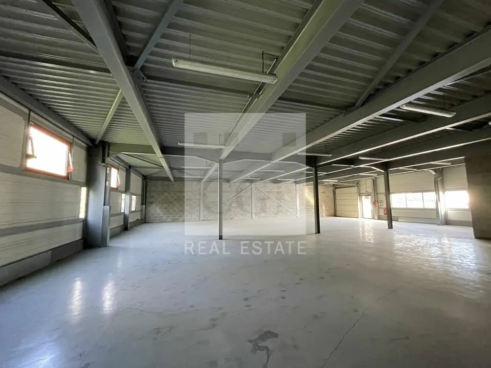 Location Local d'activités 550 m² à 780 m² - Photo 1