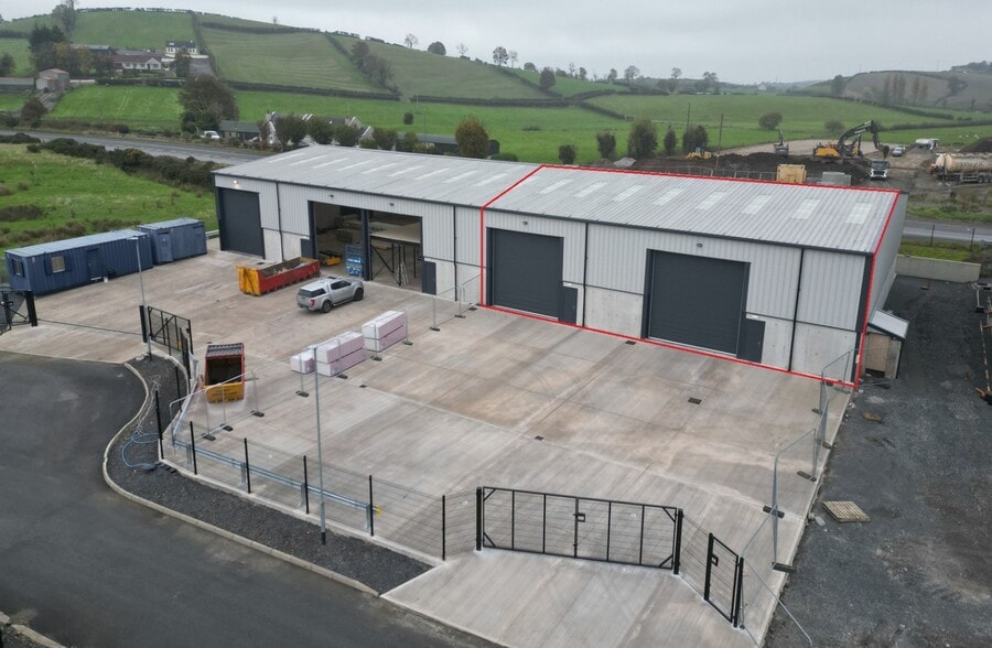 113 Old Belfast Rd, Ballynahinch to rent - Primary Photo - Image 1 of 3