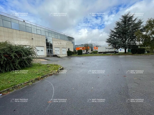 Vente Local d'activités 3 837 m²
