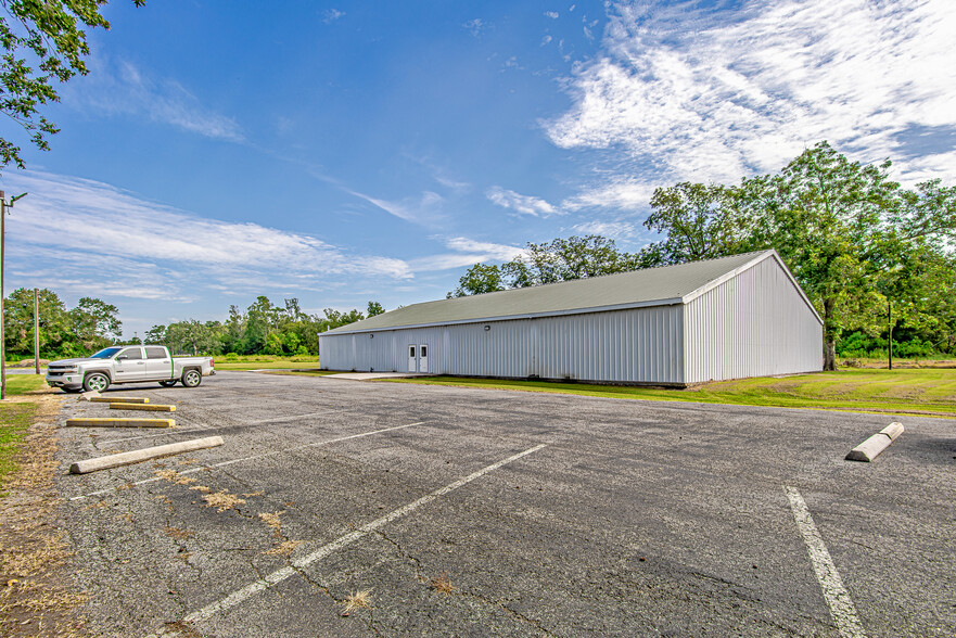 1719 Huffman-Eastgate Rd, Huffman, TX for sale - Building Photo - Image 2 of 16