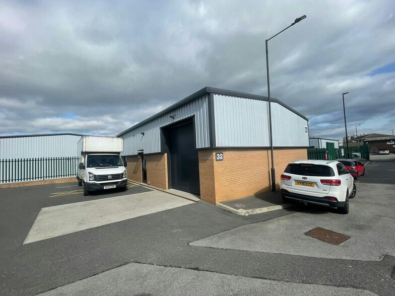 Broomhouse Ln, Doncaster to rent - Building Photo - Image 1 of 24