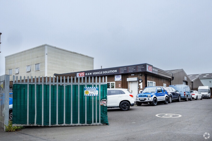 1 Brookhill Rd, Pinxton to rent - Primary Photo - Image 1 of 2