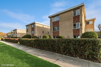 1111 Broadway Ave, North Chicago, IL for sale Primary Photo- Image 1 of 10