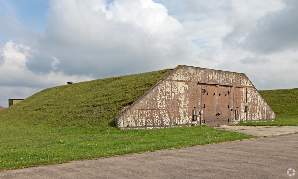 Camp Rd, Upper Heyford for sale - Primary Photo - Image 1 of 1