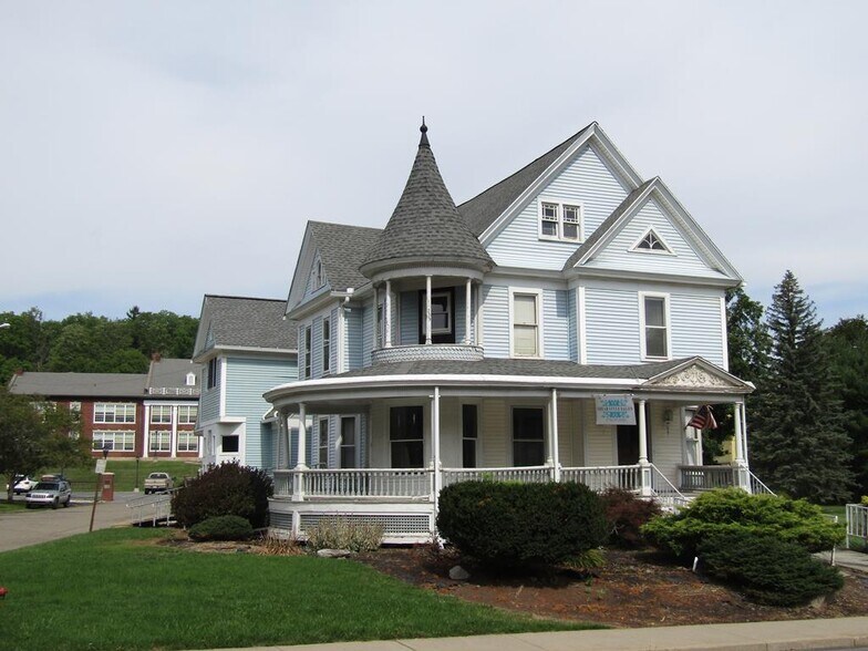 30 Taylor St, Troy, PA for sale - Primary Photo - Image 1 of 42