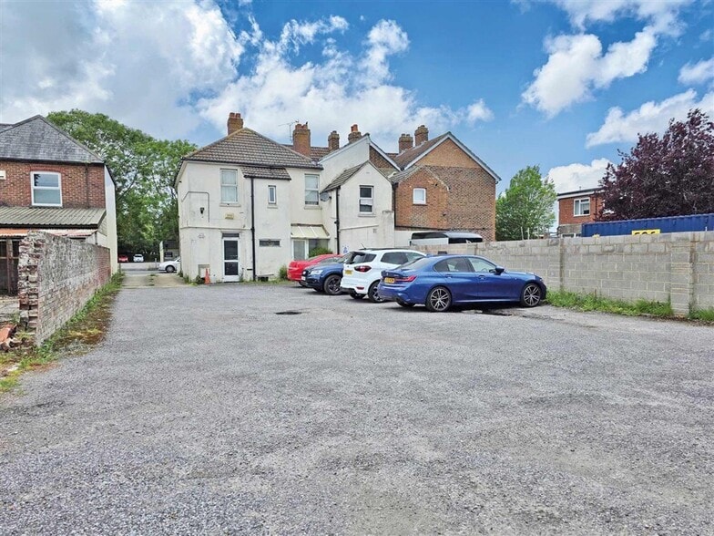 86 Elm Grove, Hayling Island for sale - Building Photo - Image 2 of 6