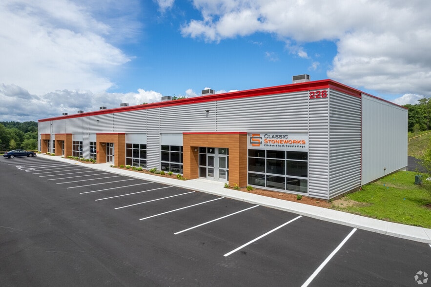 220 - 306 Innovative Way, Nashua, NH to rent - Building Photo - Image 1 of 6