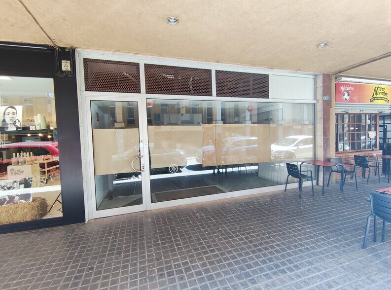 Retail in Sabadell, Barcelona to rent - Building Photo - Image 2 of 3