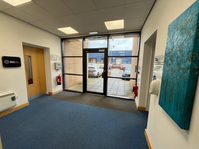 4-6 Porters Wood, St Albans for sale - Interior Photo - Image 3 of 4