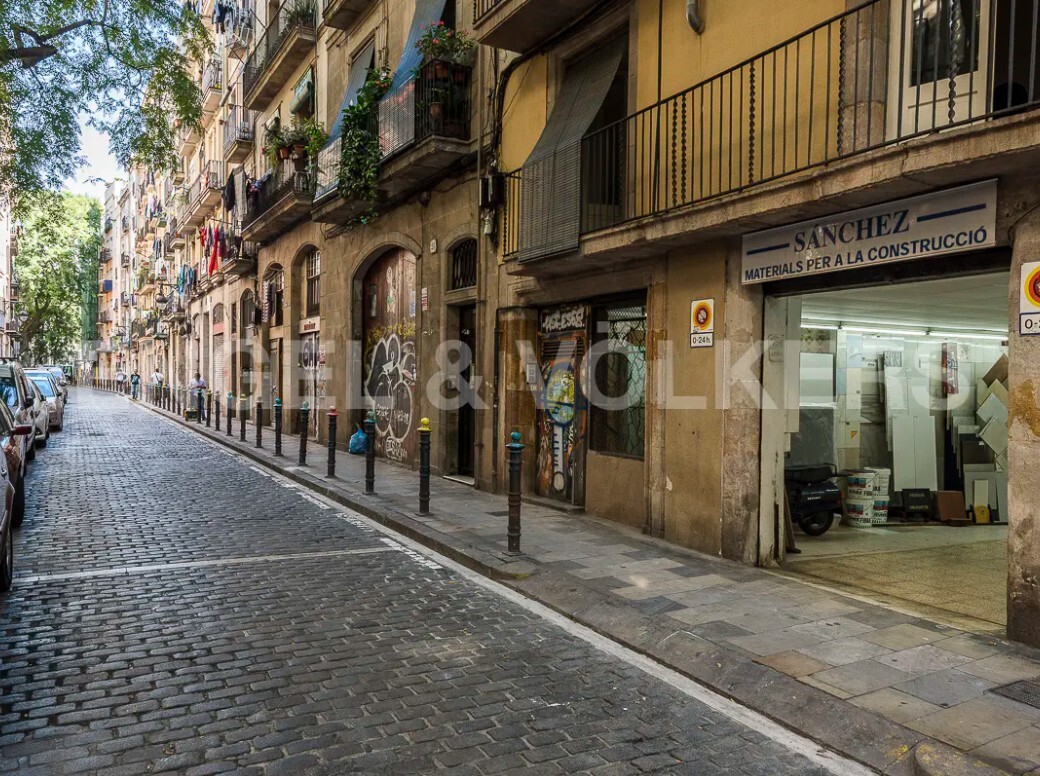 Retail in Barcelona, Barcelona to rent Interior Photo- Image 1 of 4