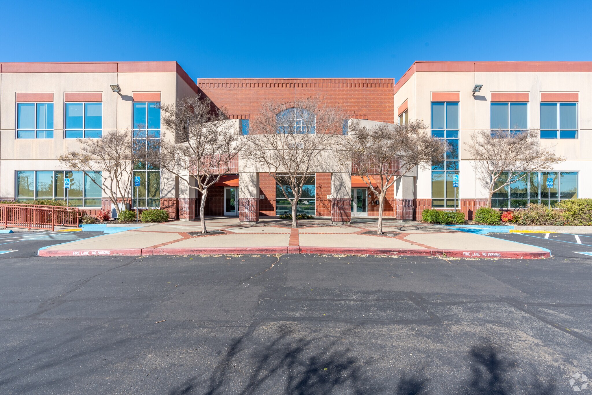 2450 Del Paso Rd, Sacramento, CA to rent Primary Photo- Image 1 of 8