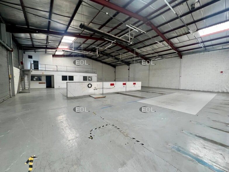 Light Industrial in Saint-Soupplets to rent - Building Photo - Image 2 of 12