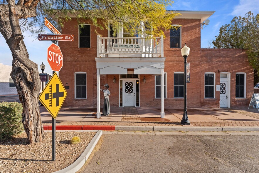 1 E Apache St, Wickenburg, AZ for rent - Primary Photo - Image 1 of 14