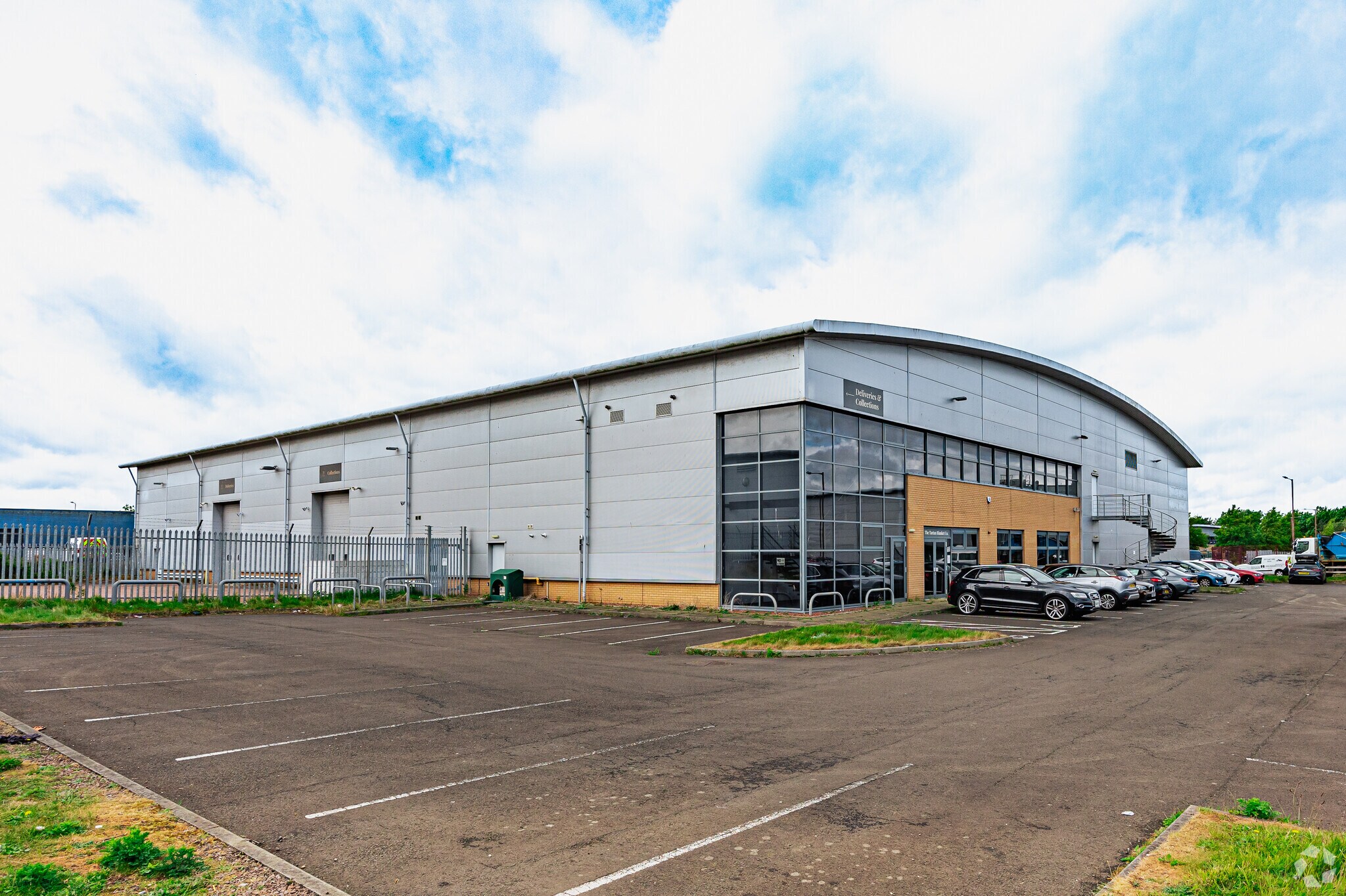 Chariot Dr, Newbridge to rent Building Photo- Image 1 of 5