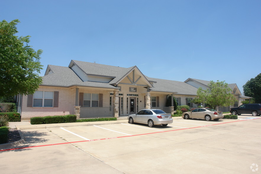 2613 Sagebrush Dr, Flower Mound, TX for rent - Building Photo - Image 3 of 6