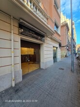 Retail in Barcelona, Barcelona to rent Interior Photo- Image 2 of 14