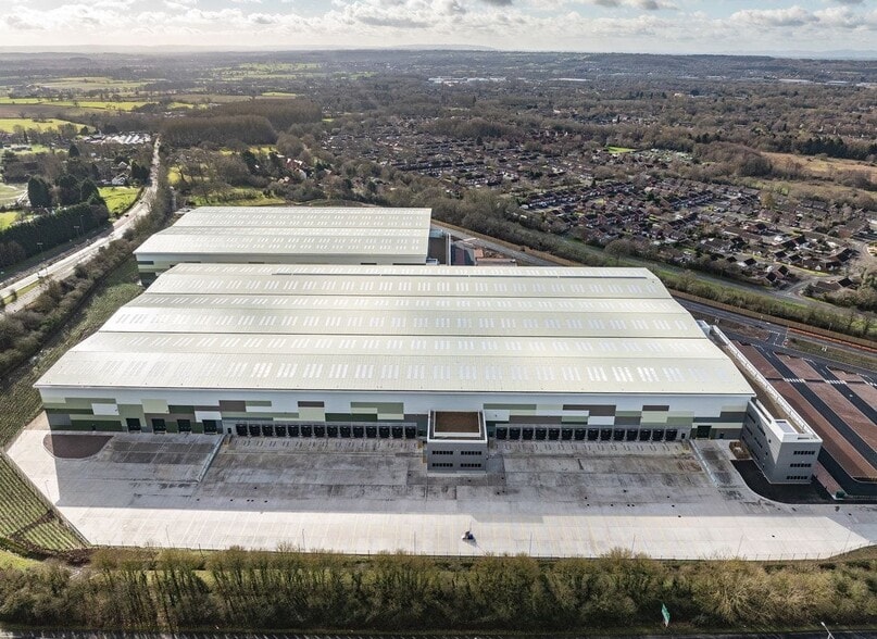 Birmingham Rd, Redditch to rent - Building Photo - Image 3 of 9