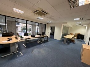 Imperial Wharf, London for rent Interior Photo- Image 1 of 4