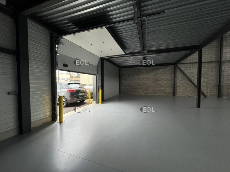 Light Industrial in Marcoussis to rent - Interior Photo - Image 3 of 6