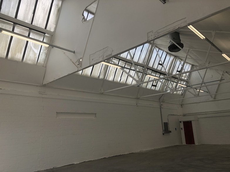 5H Main Dr, Wembley to rent - Building Photo - Image 2 of 11