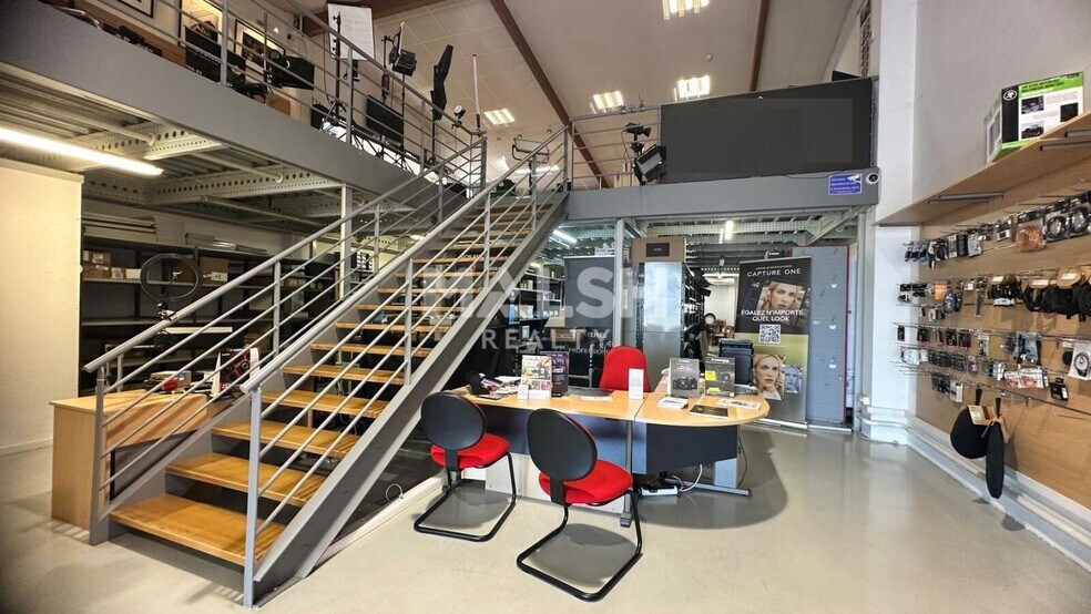 Light Industrial in Décines-Charpieu to rent - Interior Photo - Image 3 of 13