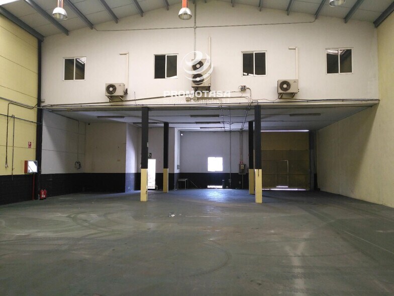 Industrial in Getafe, Madrid to rent - Building Photo - Image 2 of 13