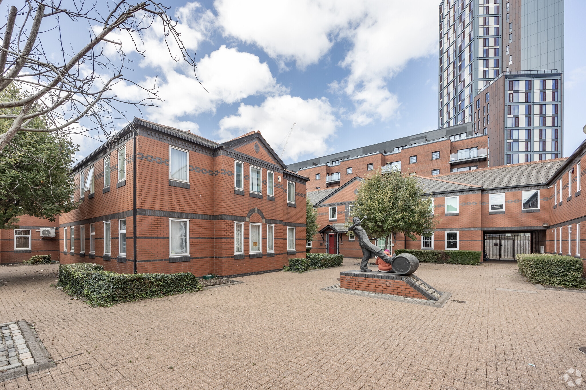 Curran Rd, Cardiff to rent Building Photo- Image 1 of 7