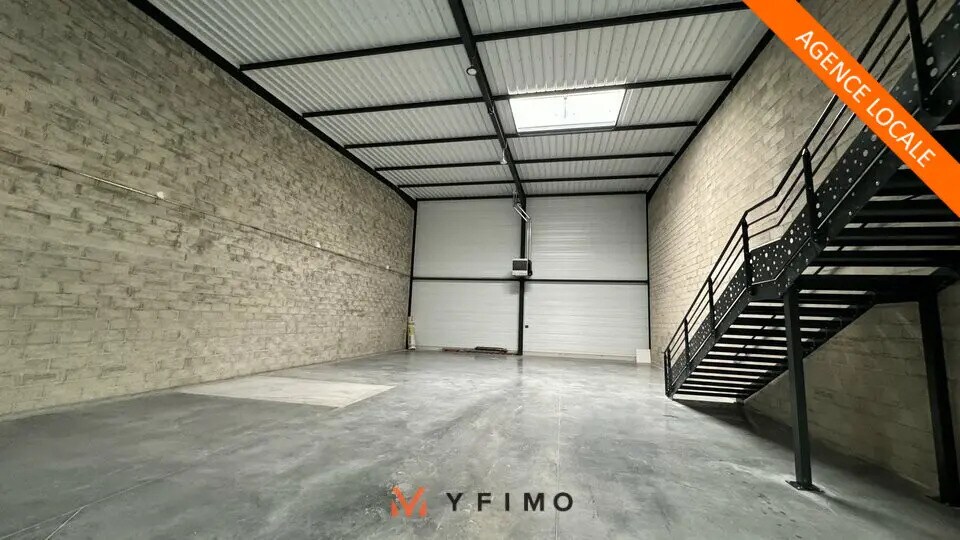 Location Local d'activités 370 m² - Photo 1