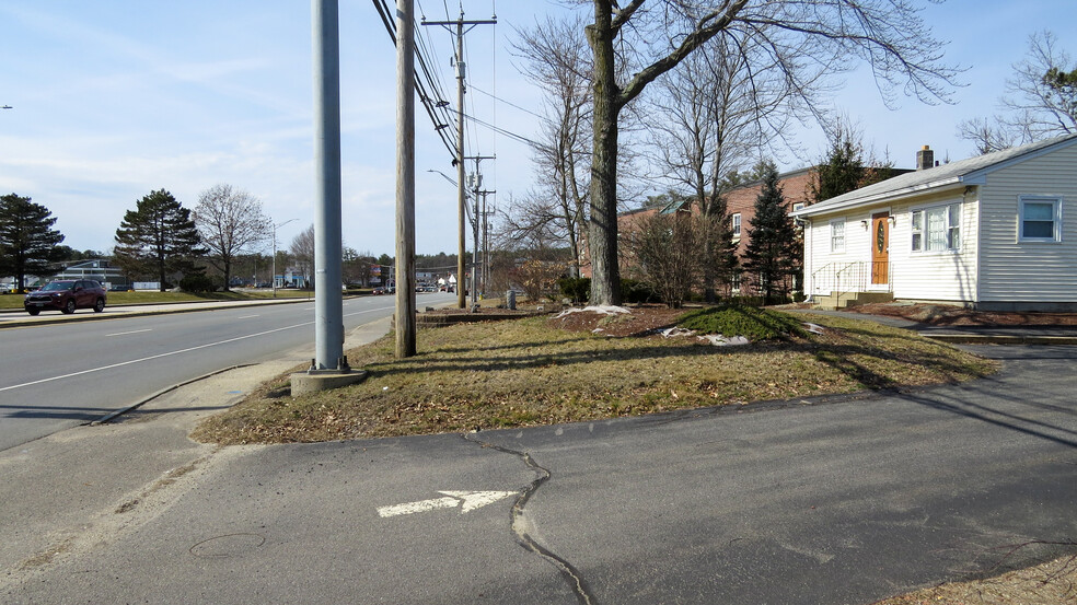 613 Amherst St, Nashua, NH for sale - Building Photo - Image 3 of 5