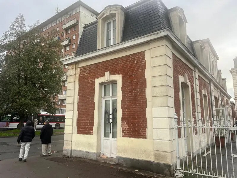 Location Bureaux 124 m² - Photo 1