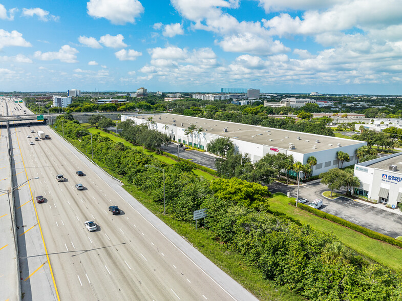 1701-1743 Old Okeechobee Rd, West Palm Beach, FL for rent - Building Photo - Image 3 of 8