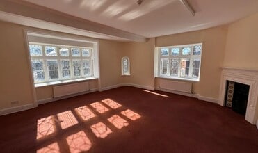 2 College St, Gloucester to rent Interior Photo- Image 2 of 7