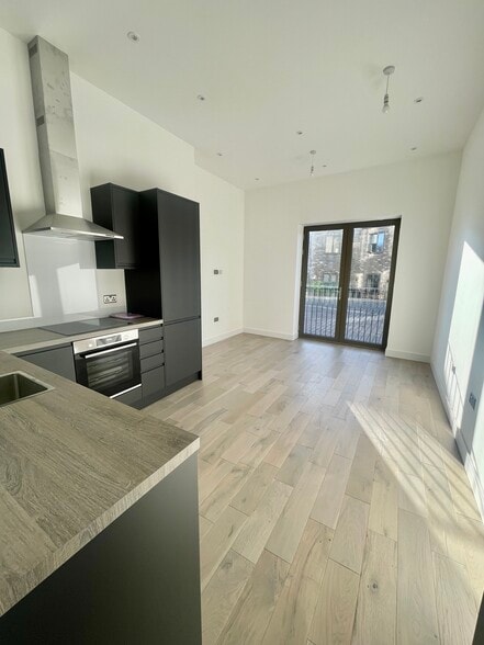 78A Westmead Rd, Sutton for sale - Interior Photo - Image 1 of 1