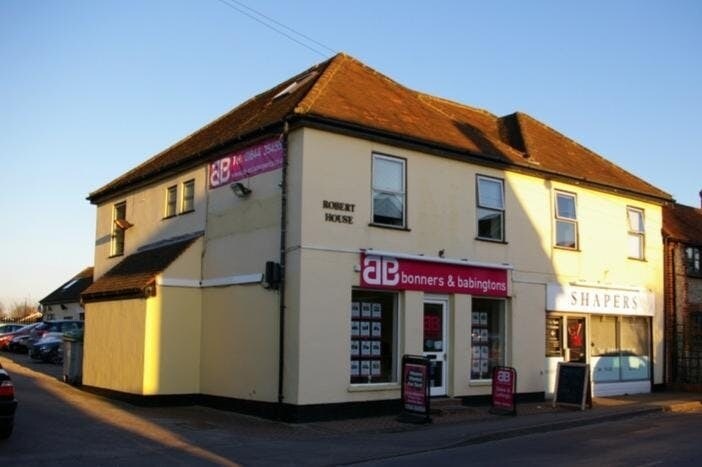 19 Station Rd, Chinnor to rent Building Photo- Image 1 of 6