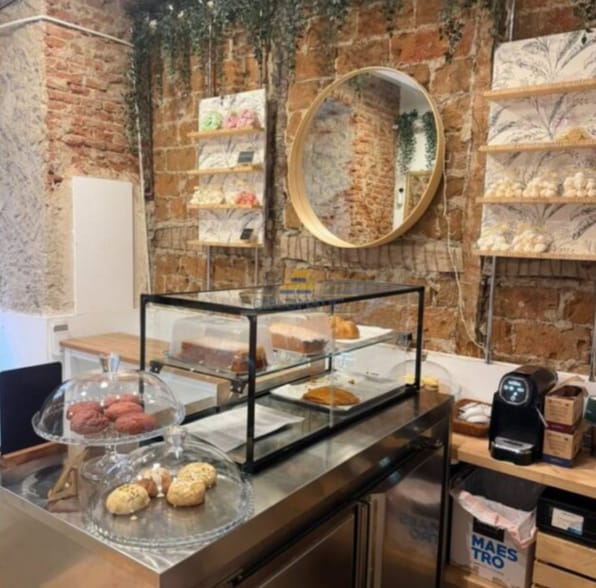 Retail in Madrid, Madrid to rent - Interior Photo - Image 2 of 2